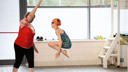 New course will give coaches confidence to help swimmers with sight loss