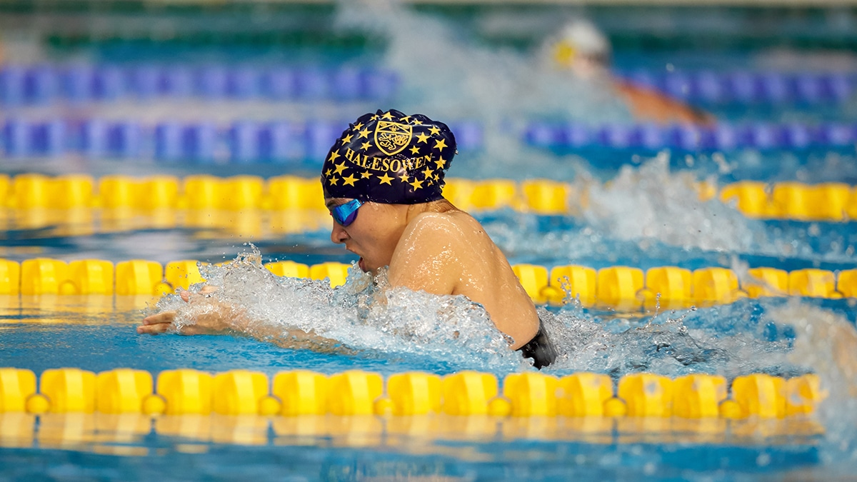 Halesowen's Olivia Jay won the gold medal in the Women's 16 Years 100m Breaststroke